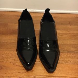 ZARA patent leather pointed ankle boots